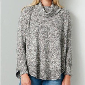 Leo & Nicole StitchFix Gray Poncho Sweater - Small